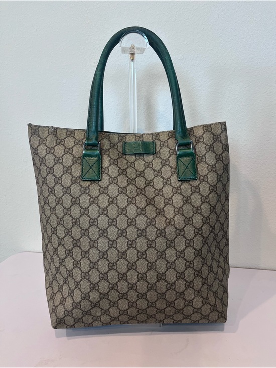 Gucci Handbags - GUCCI GG SUPREME CANVAS LARGE TOTE.